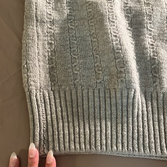 Knitted Grey vest - Picture 2 of 2